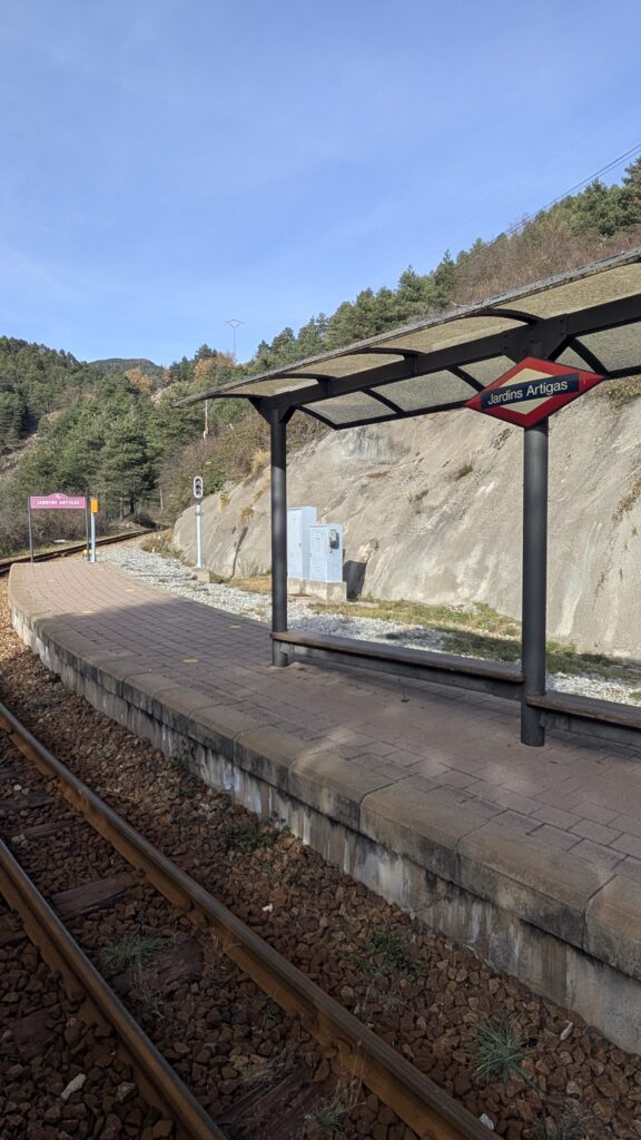 Estación FGC Jardins Artigas