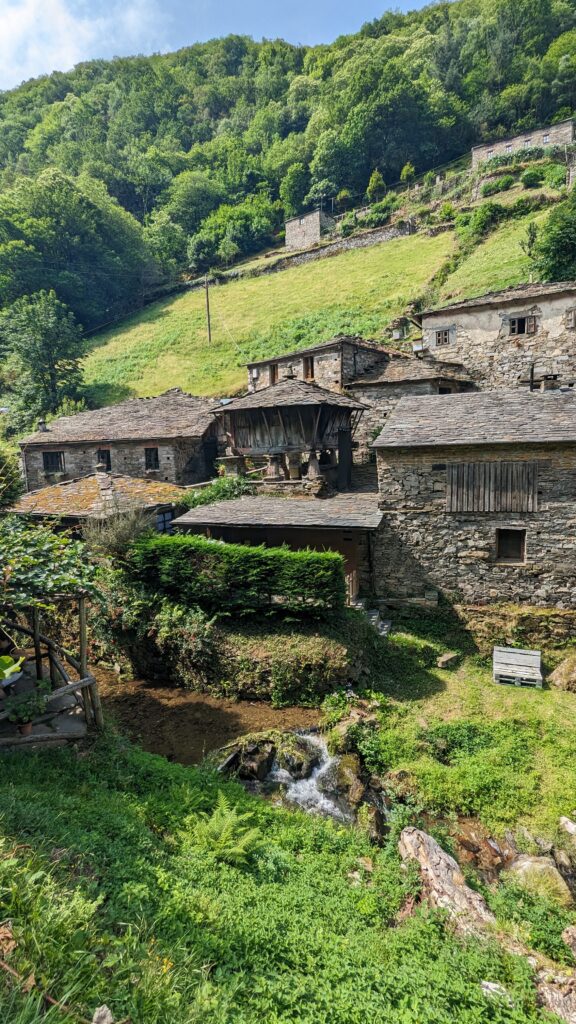 Edificios tradicionales de Os Teixois