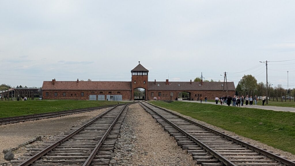 Entrada a Auschwitz-Birkenau